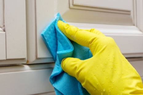 What kind of kitchen cabinet is easiest to clean?