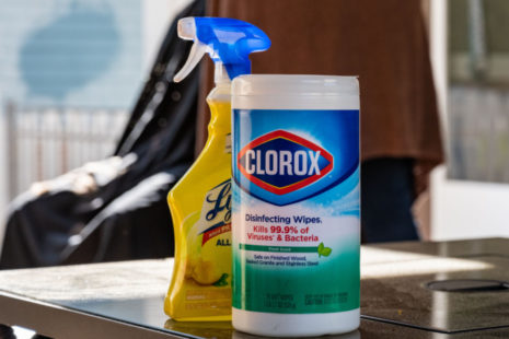 Can you use Clorox wipes on quartz countertops?